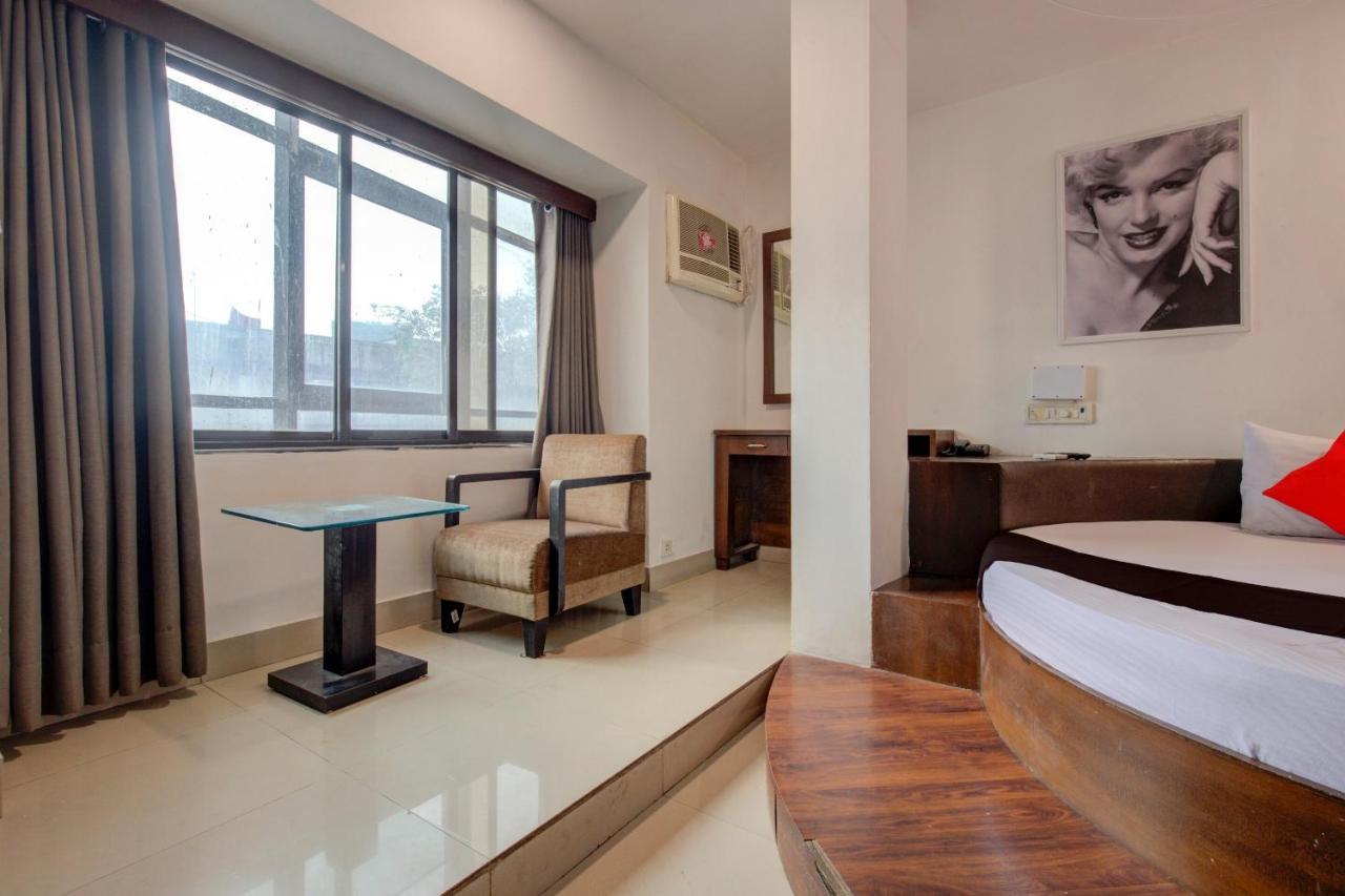 Capital O 77295 Hotel Bansidhar Bhuvan Bombaim Exterior foto