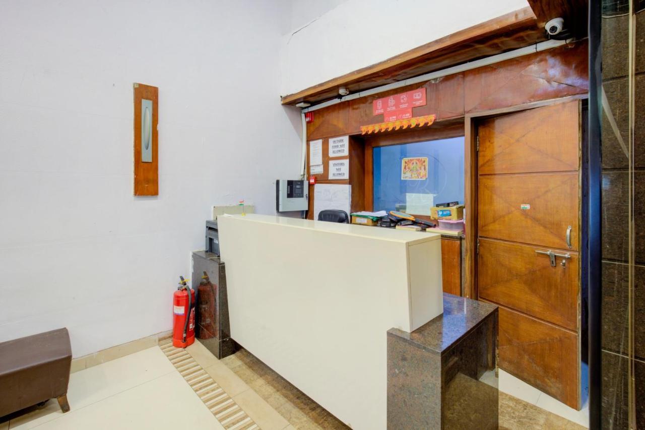 Capital O 77295 Hotel Bansidhar Bhuvan Bombaim Exterior foto